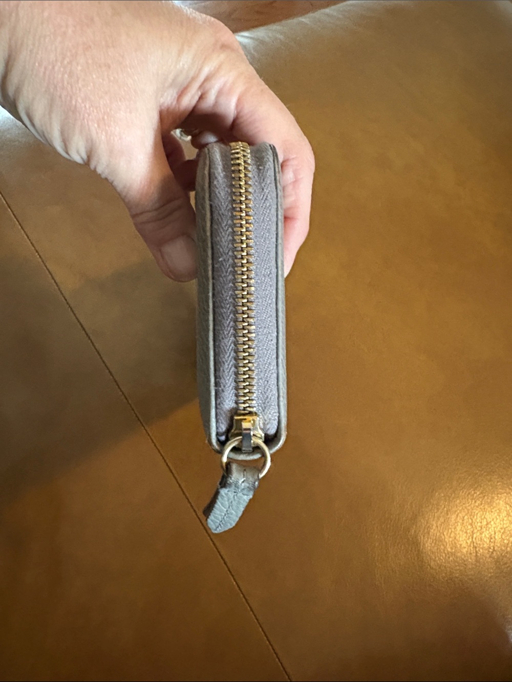Gucci Light Gray Pebbled Leather Zip Wallet with Gold Double G - Picture 6 of 14